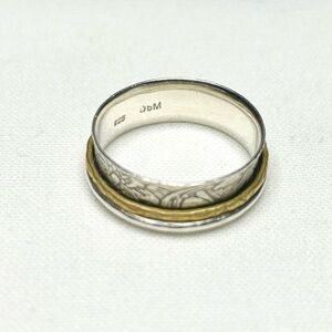 Vintage Spinner Ring with Embossed Design and Two Free-Moving Rings Size 8